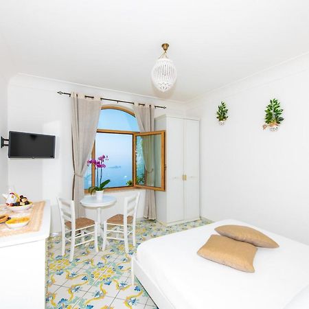 La Borragine Rooms Positano Bagian luar foto