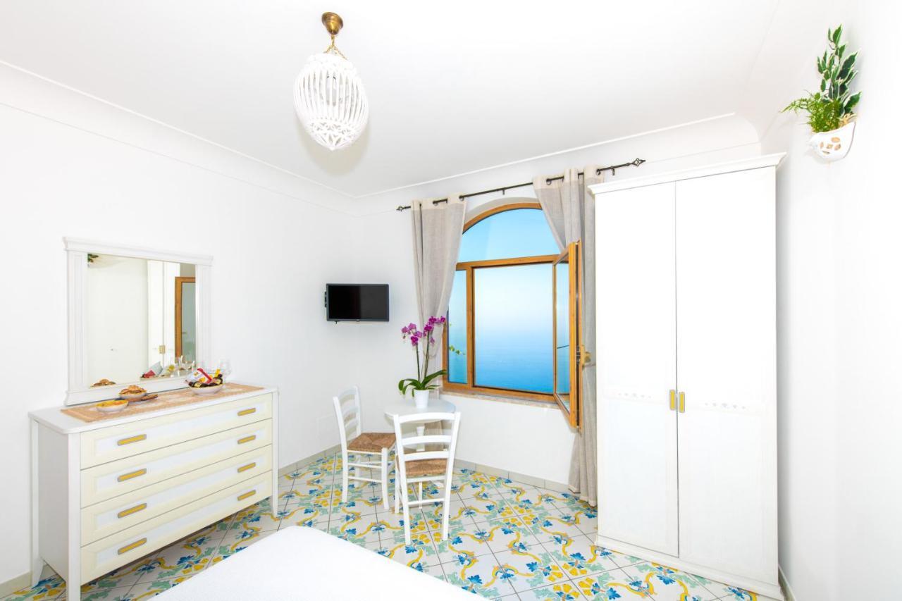 La Borragine Rooms Positano Bagian luar foto
