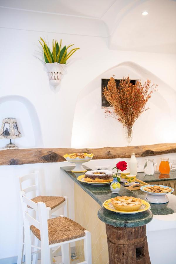 La Borragine Rooms Positano Bagian luar foto