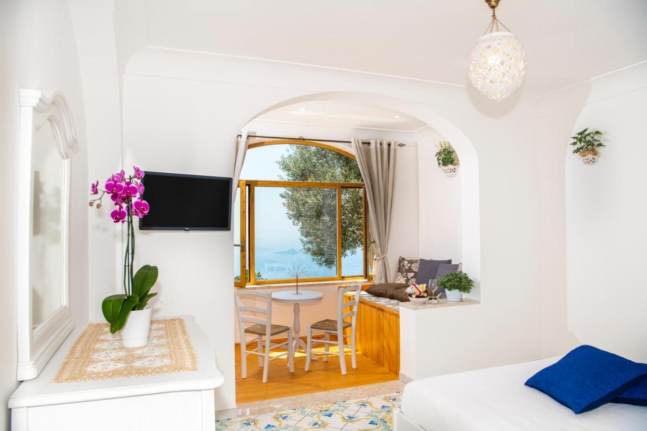 La Borragine Rooms Positano Bagian luar foto