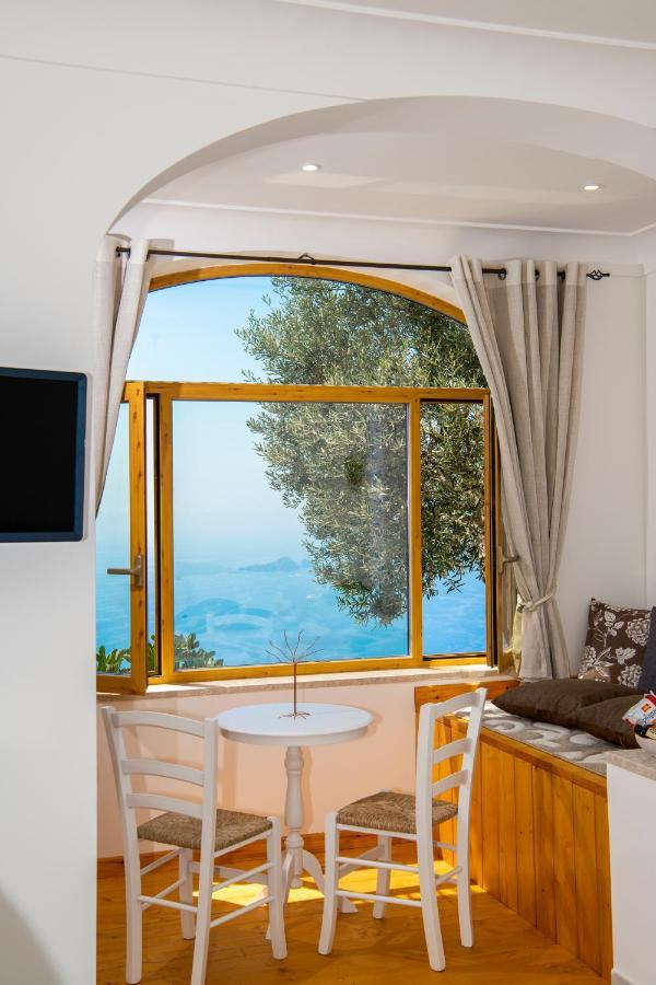 La Borragine Rooms Positano Bagian luar foto