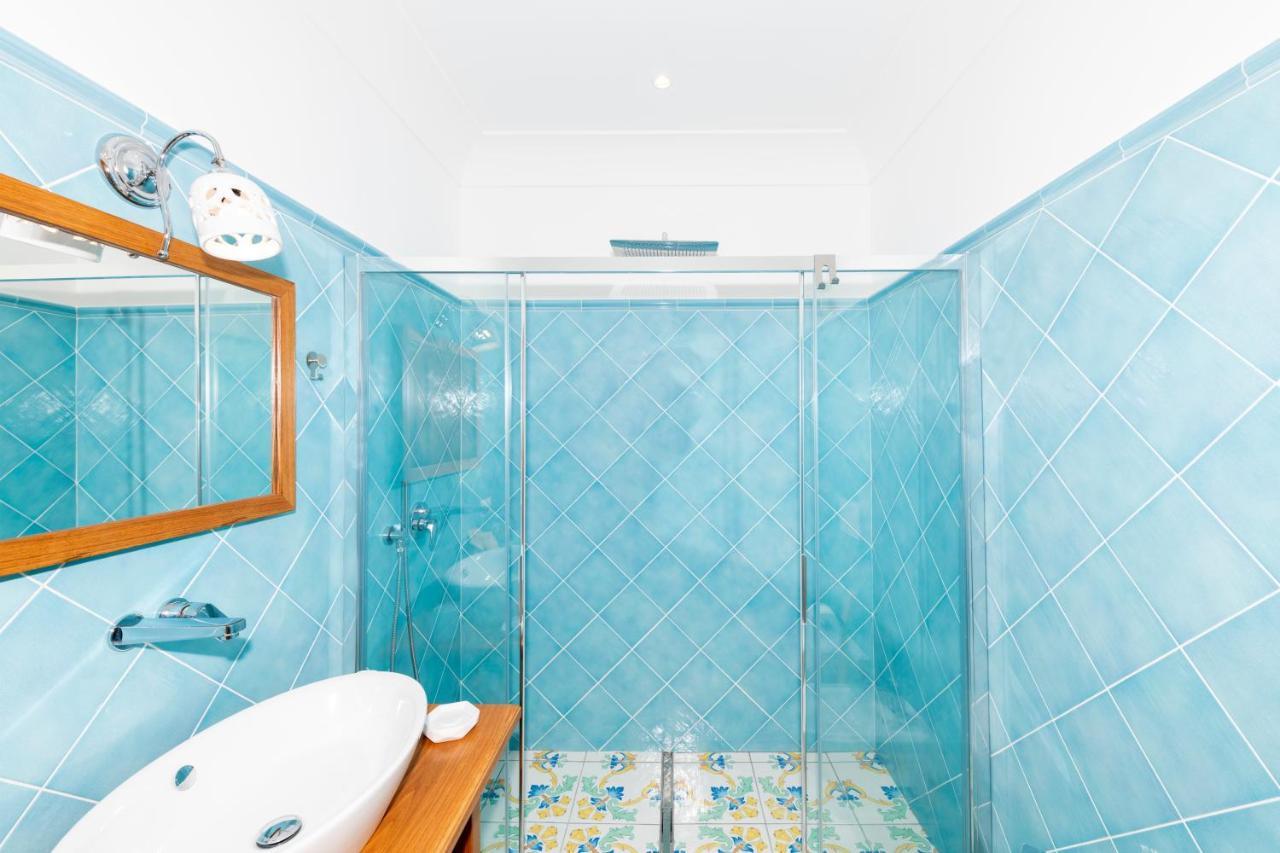 La Borragine Rooms Positano Bagian luar foto